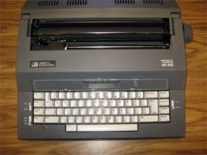 Smith Corona Typewriter SD250 Refurbished with New Machine Warranty SCM SD 250