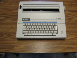 Smith Corona Typewriter XL1500 Refurbished with New Machine Warranty SCM XL 1500