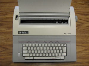 Smith Corona Typewriter XL1700 Refurbished SCM XL 1700